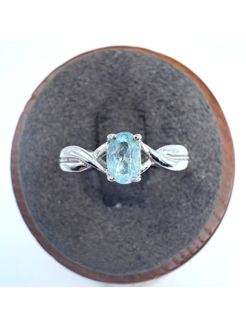 VTG Sterling Silver 925 Blue Topaz Prong Set Twist Shoulders Ring Size 7
